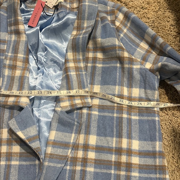 Coat - Picture 3 of 6